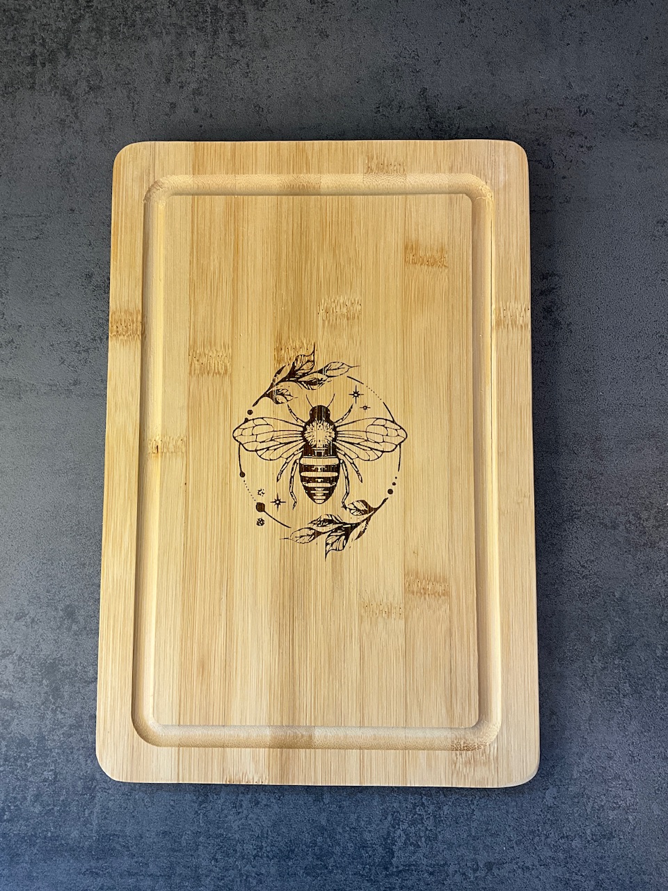 Planche à découper abeille – Image 3