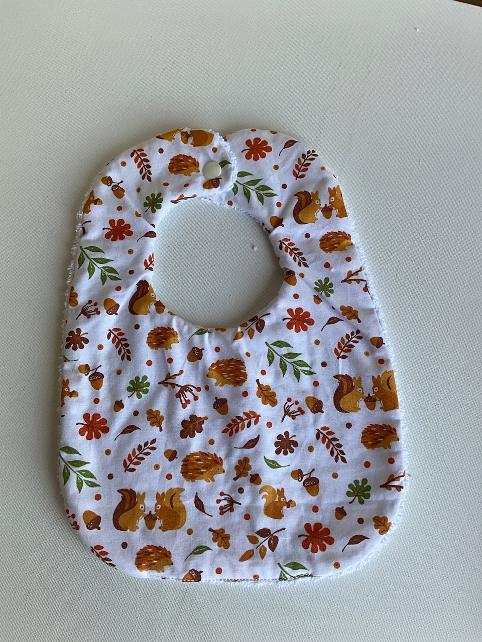Lot de 2 bavoirs 0/6 mois – Image 3