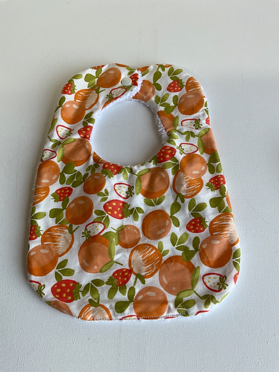 Lot de 2 bavoirs 0/6 mois – Image 3