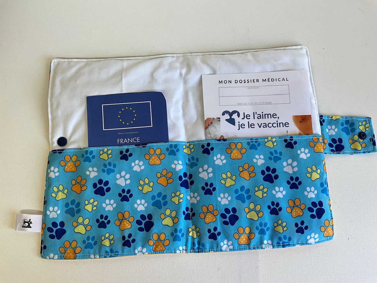 Protège carnet de santé chien (floqué ) – Image 2