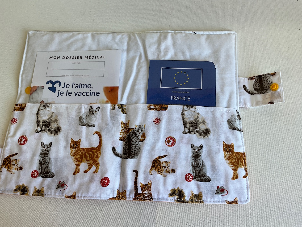 Protège carnet de santé chat (floqué ) – Image 2