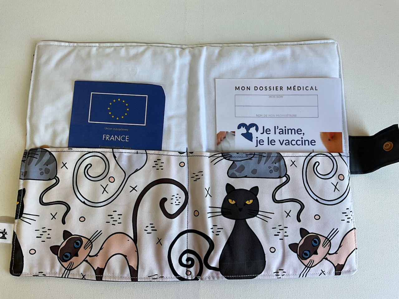 Protège carnet de santé chat (floqué ) – Image 2