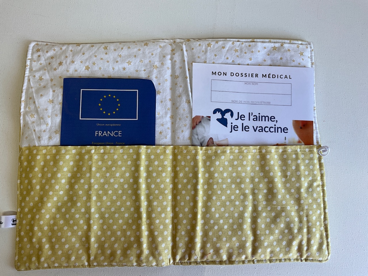 Protège carnet de santé chat ( brodé) – Image 2
