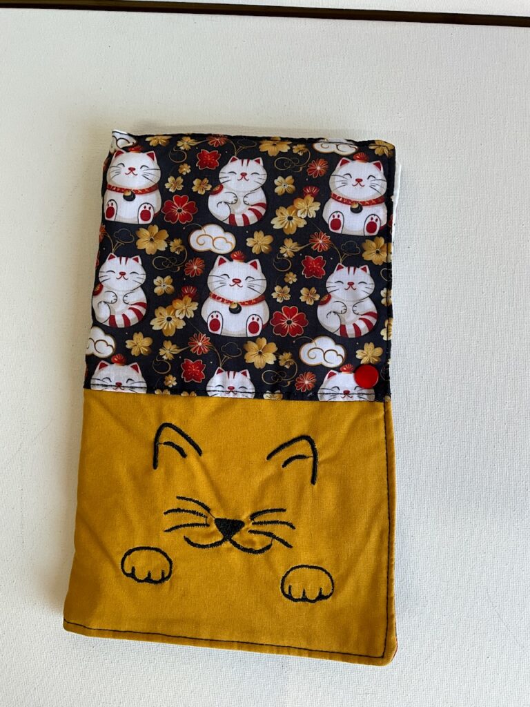 Protège carnet de santé chat ( brodé)