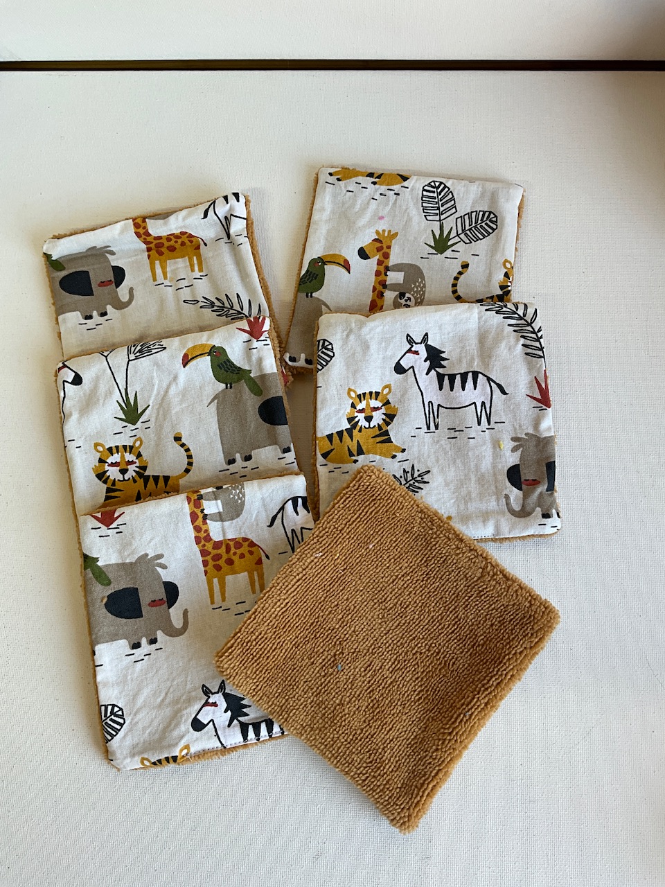 Lot de 6 Lingettes + 5 Tipis à pipi – Image 3