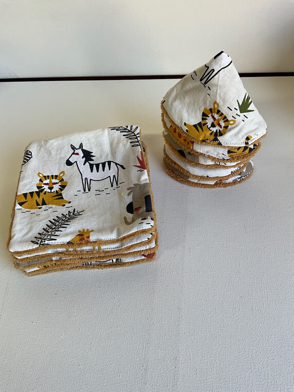 Lot de 6 Lingettes + 5 Tipis à pipi – Image 5