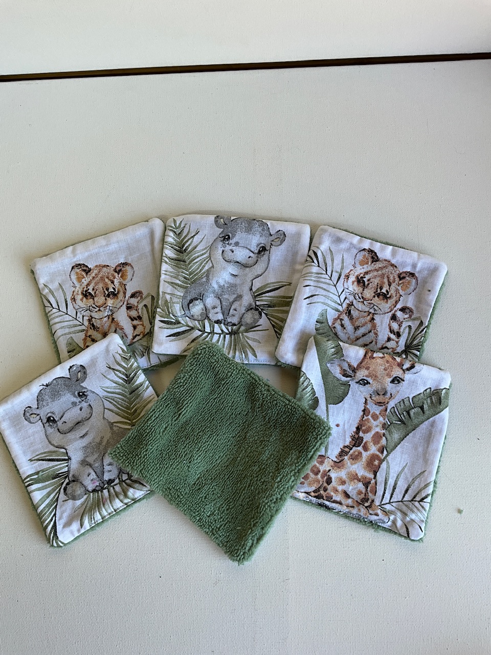 Lot de 6 Lingettes + 4 Tipis à pipi – Image 3