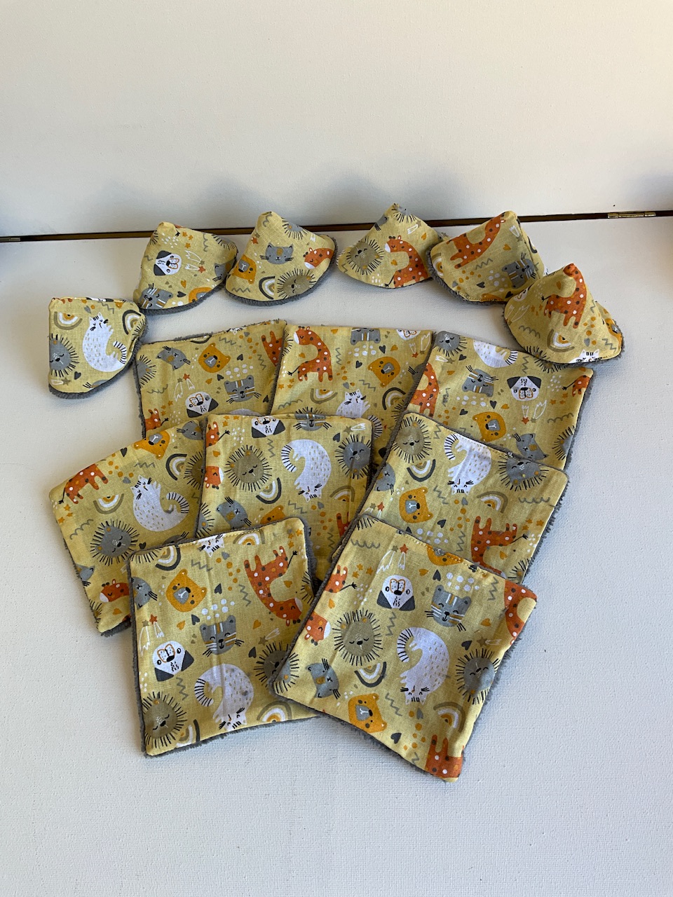 Lot de 8 Lingettes + 6 Tipis à pipi