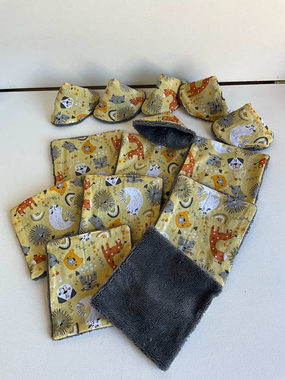 Lot de 8 Lingettes + 6 Tipis à pipi – Image 2