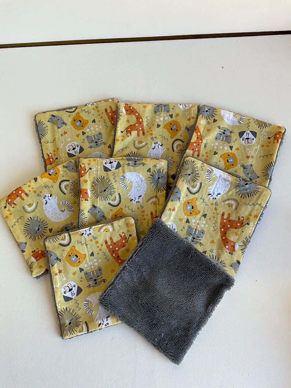 Lot de 8 Lingettes + 6 Tipis à pipi – Image 3