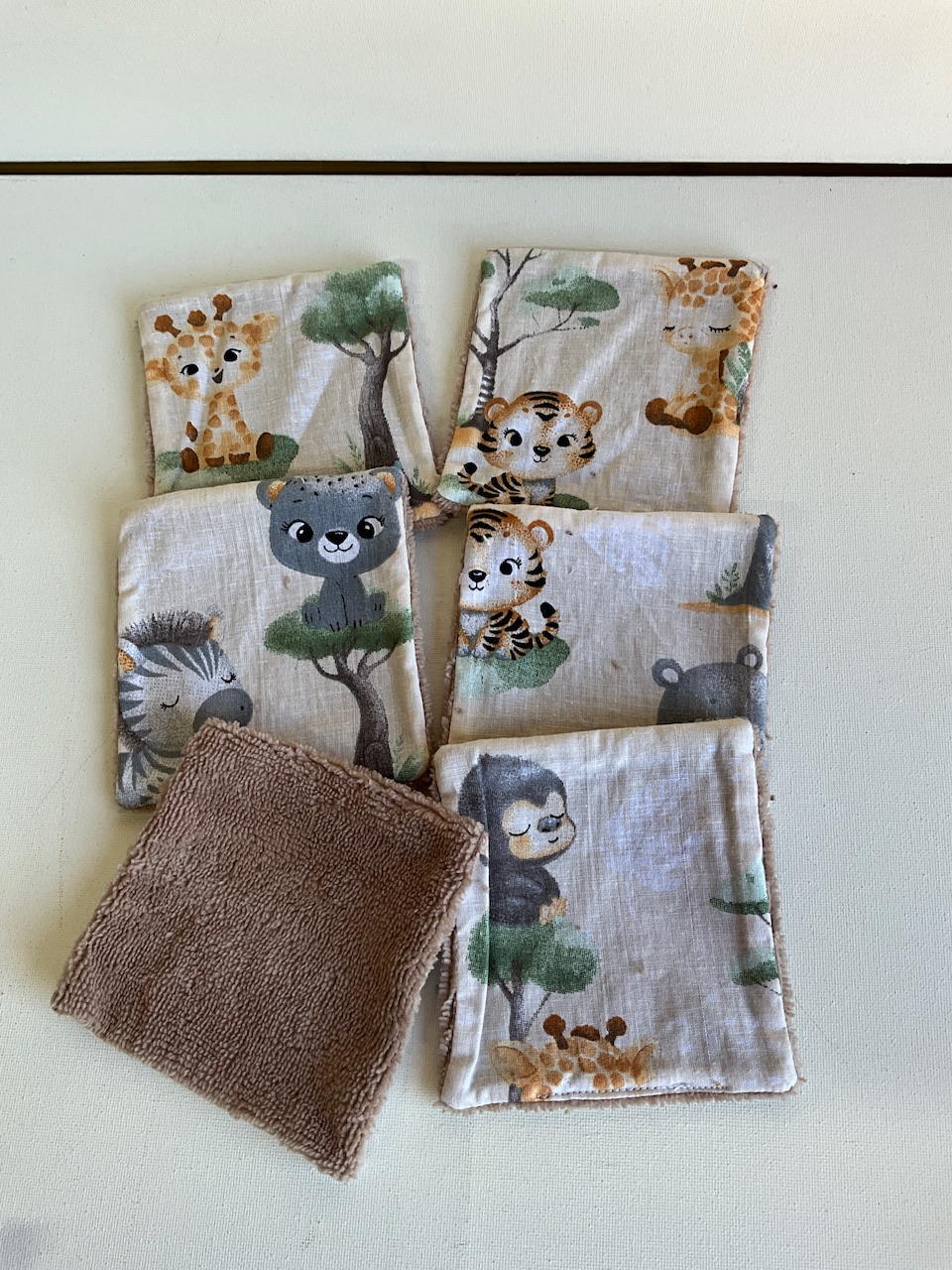 Lot de 6 Lingettes + 5 Tipis à pipi – Image 3