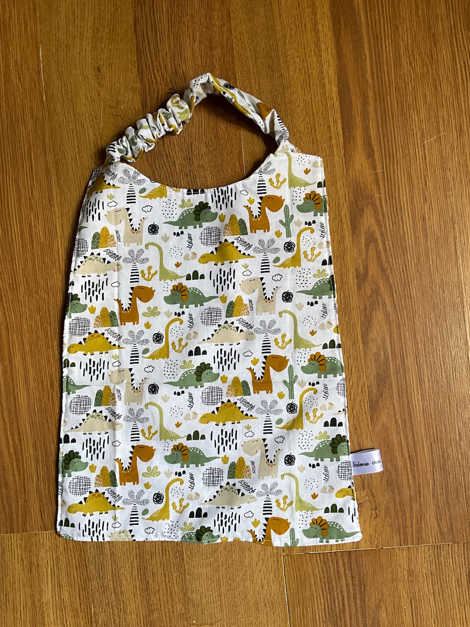 Ensemble sac pochon ( personnalisable) et sa serviette de cantine – Image 5