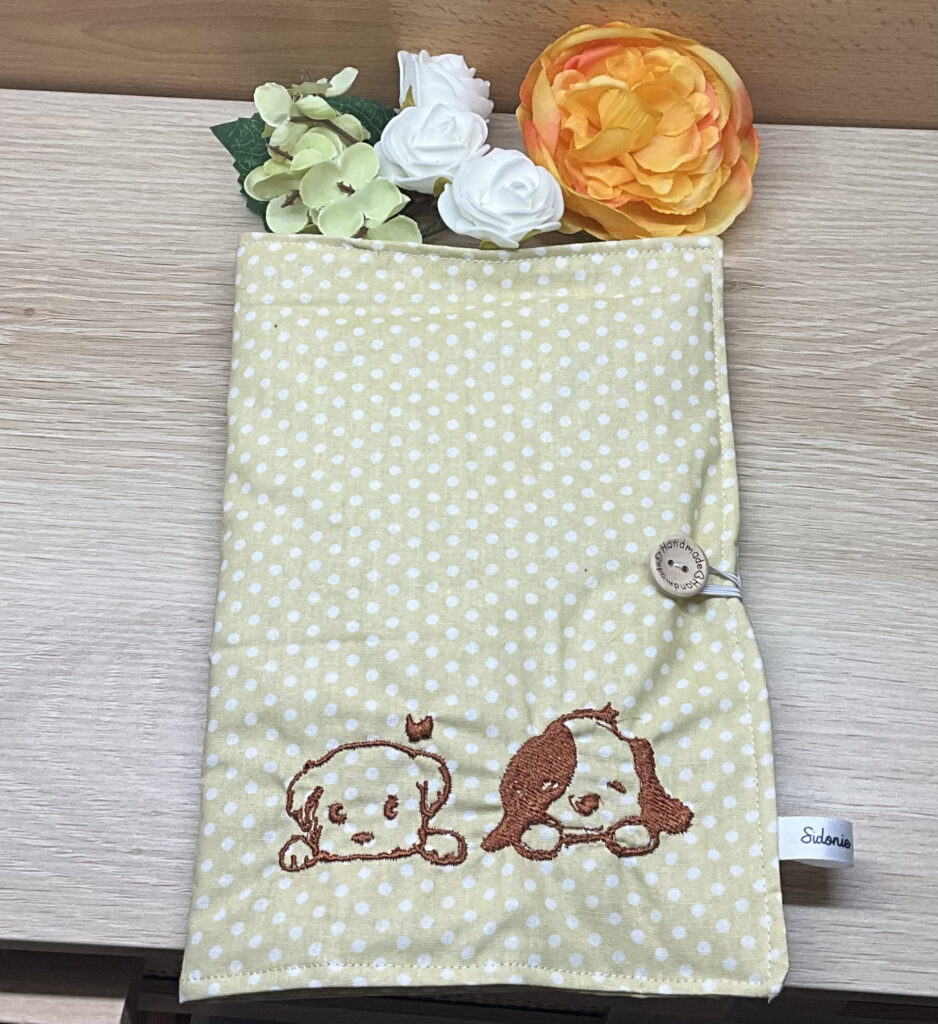 Protège carnet de santé chien